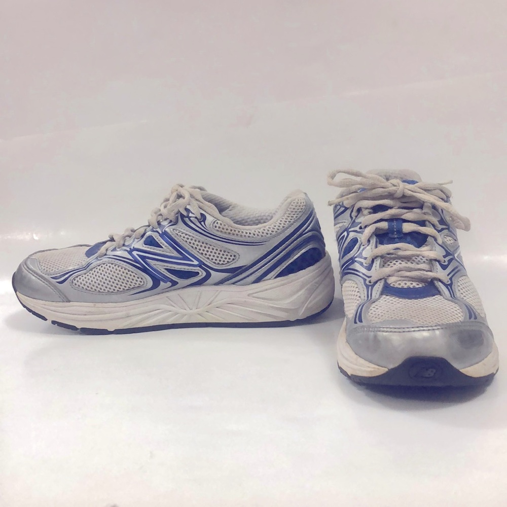 New Balance 8 Running shoes 840v2 White Blue silver Lace up Excellent Condition